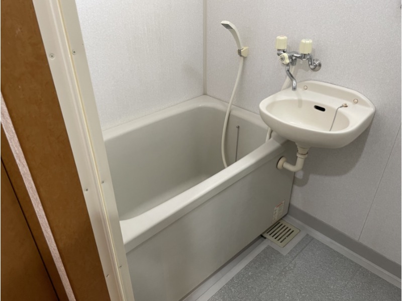 洗面台付きバスルームです