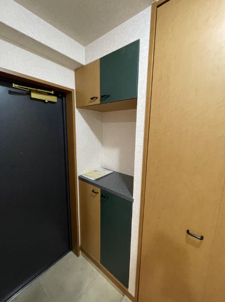 いろいろおける棚付きシューズボックスです