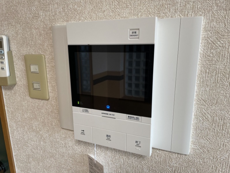 モニター付きインターホンで安心です