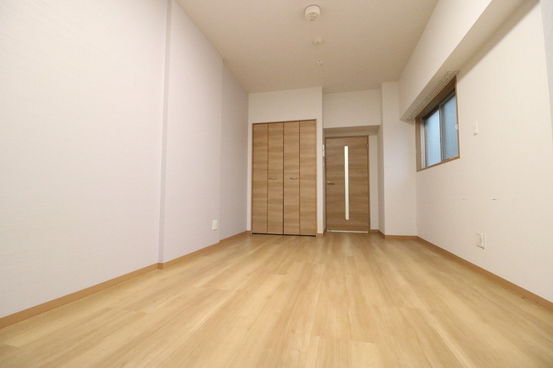 家具の配置がしやすいリビングですね