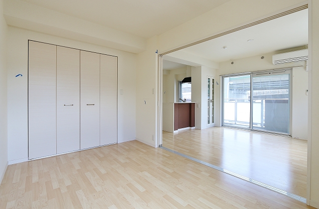 広々とした寝室スペースです