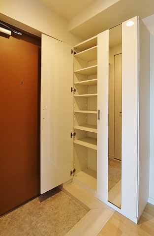 収納力抜群のシューズボックスです