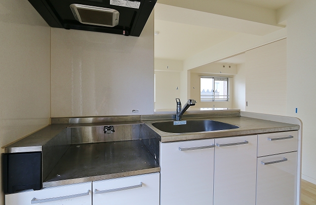 収納もあり料理がしやすいキッチンです