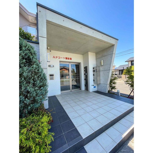 オシャレなエントランスです