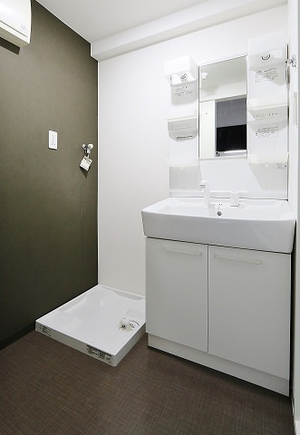 使い勝手の良さそうな洗面台です