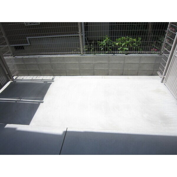 自転車置き場はこちらで