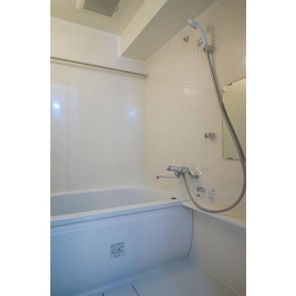 日々の疲れを癒せるバスルームです