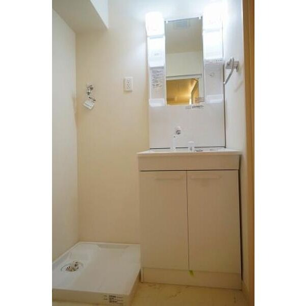 毎日の身支度もしやすい洗面台です