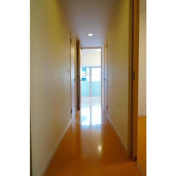 広々としてオシャレな玄関です