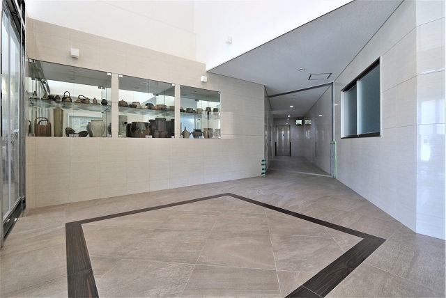 広々空間のロビーです