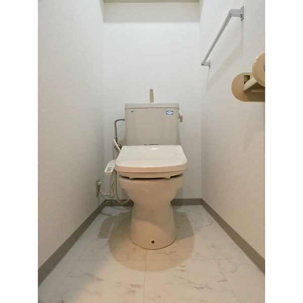 温水洗浄便座付きです♪