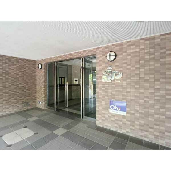 エントランスはこちらです