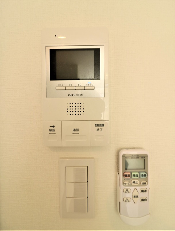 モニター付きインターホンで安心です