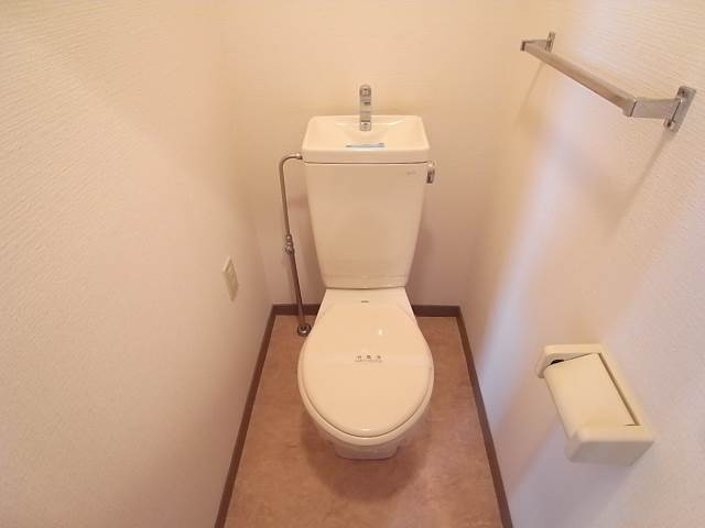 清潔感のあるトイレです