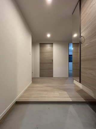 帰ってきたくなる開放感のある玄関