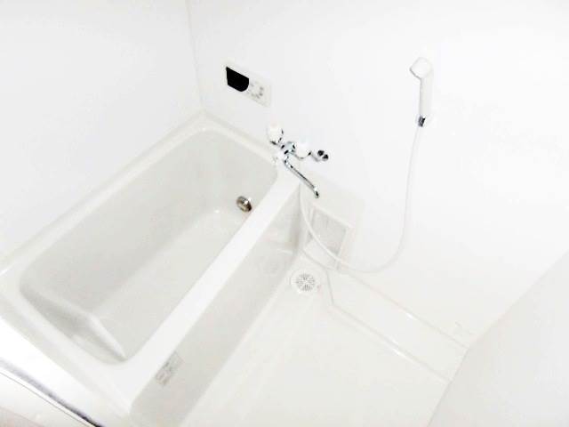 追い焚き付きでいつでも温かいお湯につかれます