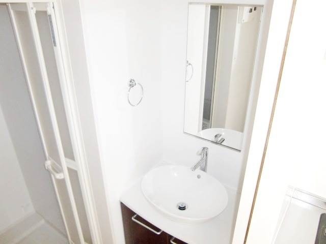 朝の身支度はこちらのシャンプードレッサーで