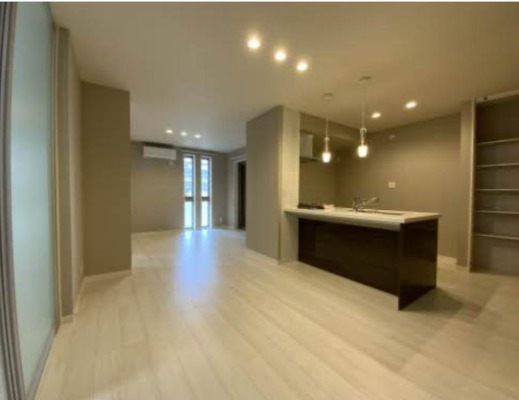 家具の配置に困らないリビングですね