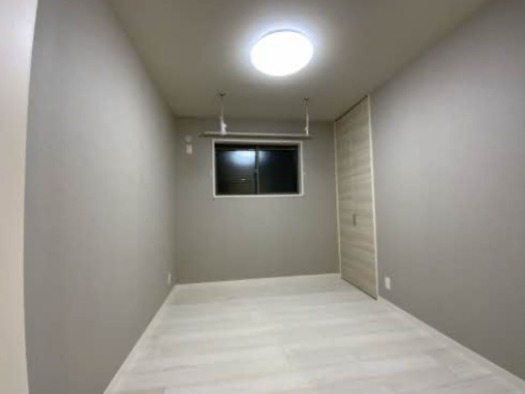 こちらは寝室にいかがでしょうか