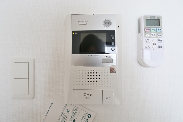 モニターフォンで来客を確認出来ます