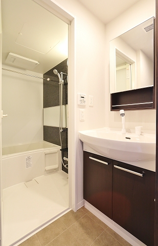 お出かけ前の身支度はこちらで