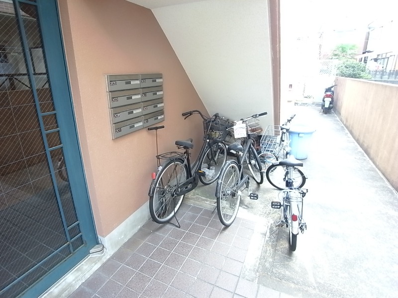 自転車を停めるスペースがあります。