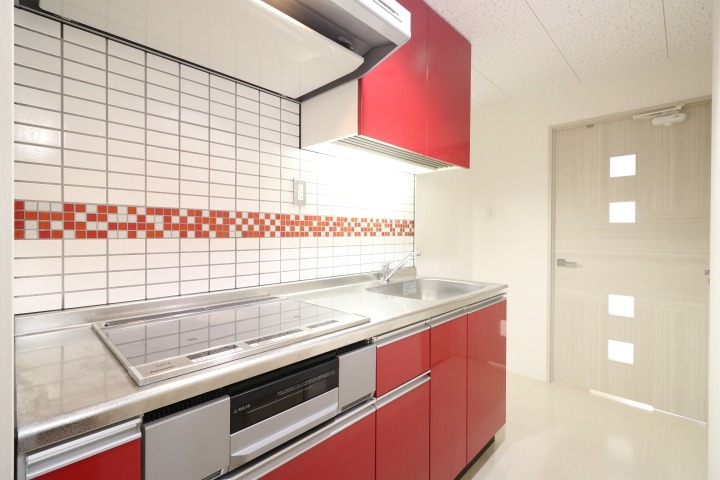 気分の上がるシステムキッチンです