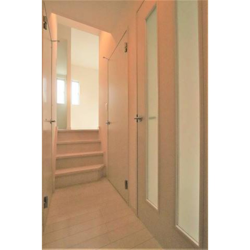 しっかりした階段で安心です。