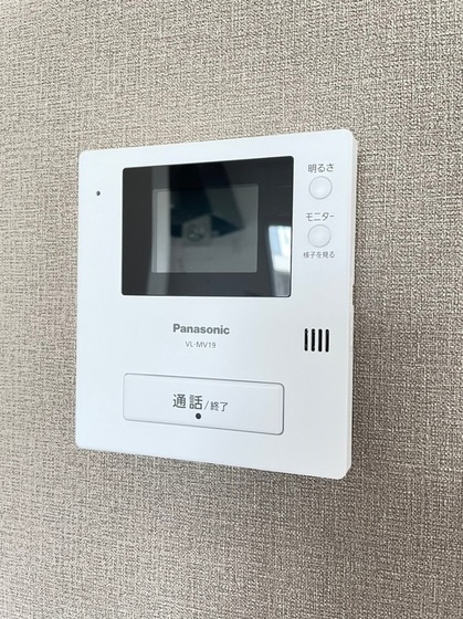 モニター付きインターホンで安心です。