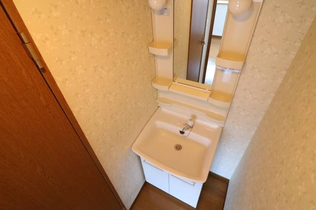 写真は別部屋です。