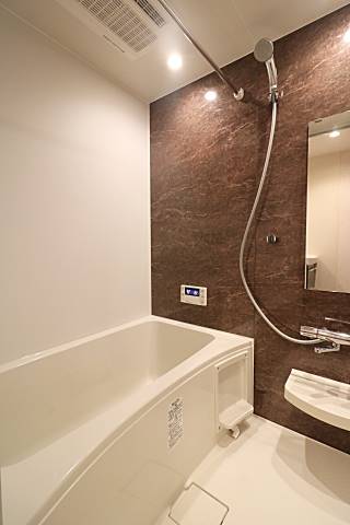 高級ホテルのような空間で疲れをお流し下さいませ