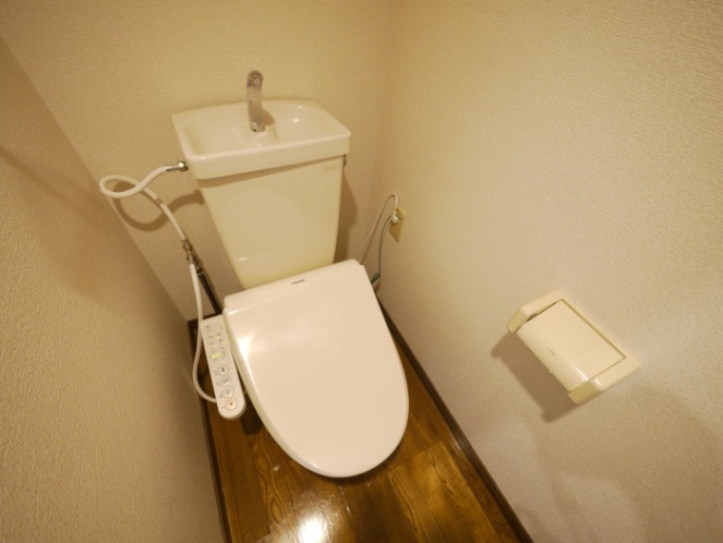 嬉しいウォッシュレット付きです