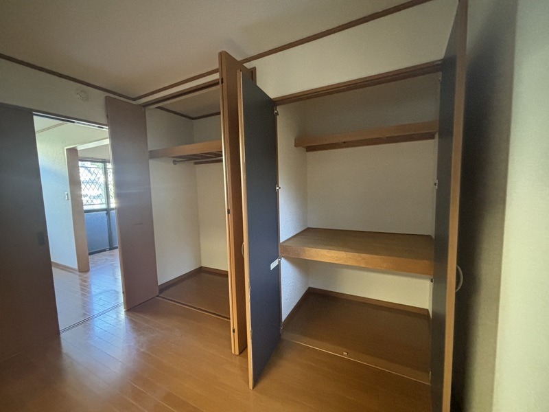 たっぷりと収納できるクローゼットです