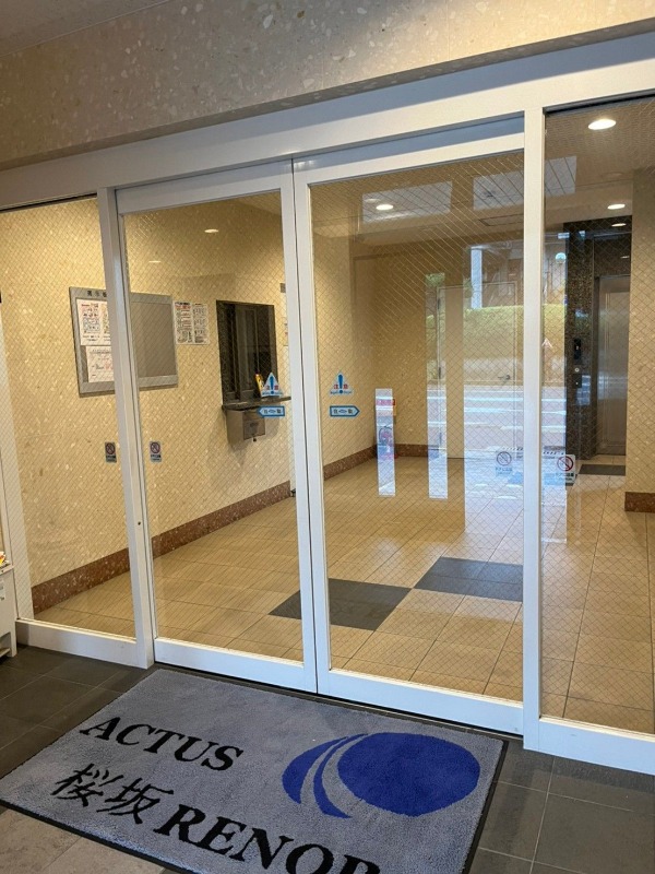 エントランス完備。