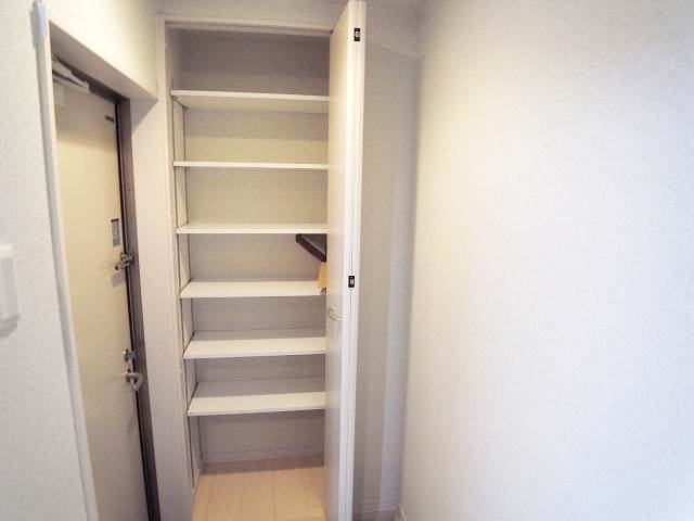 シューズボックスで玄関スッキリ