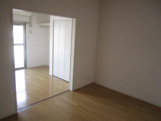 寝室にぴったりの洋室ですね