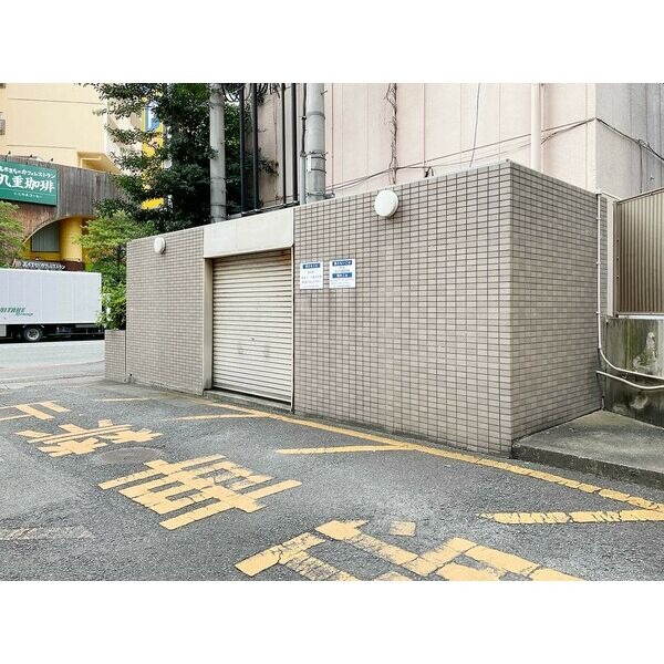 ゴミ置き場はこちらで