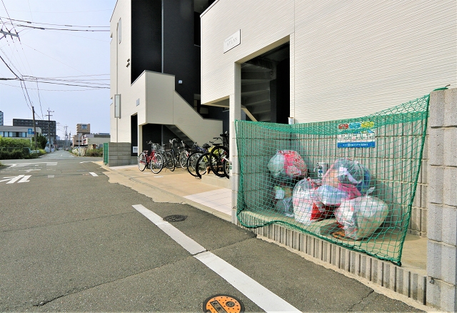 敷地内にゴミ置き場完備です