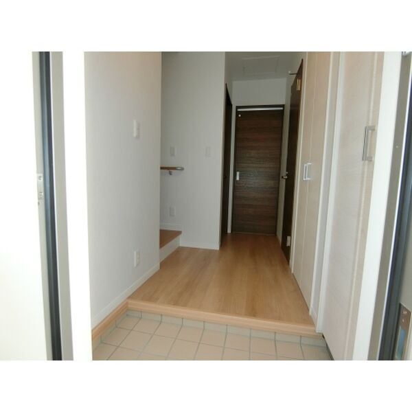 玄関からの眺めになります。