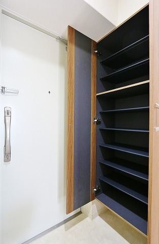 シューズボックスで玄関スッキリ