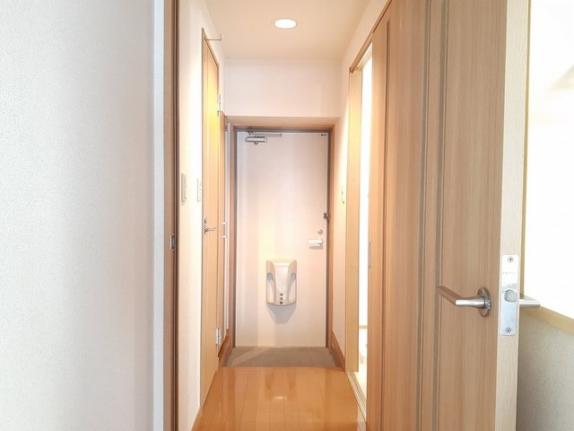 玄関はこんな感じです。