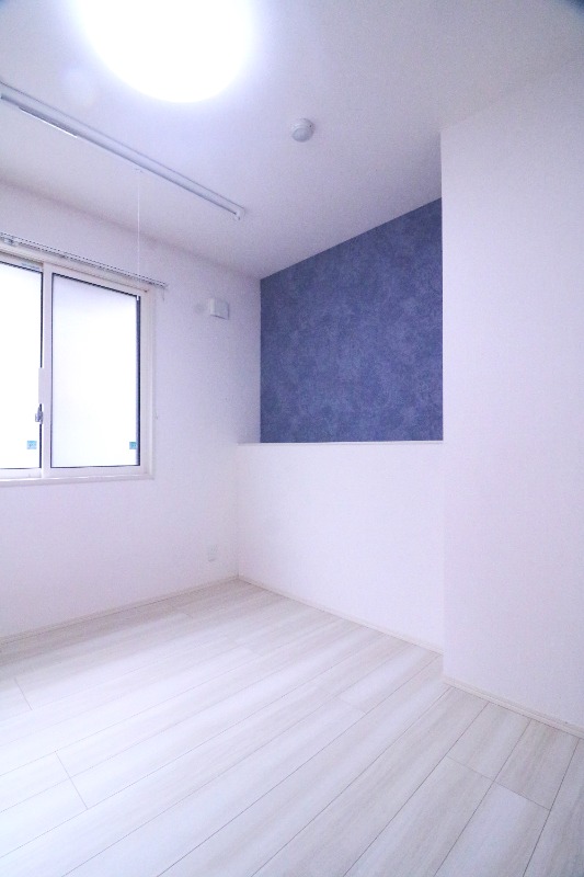 洋室も明るいです。