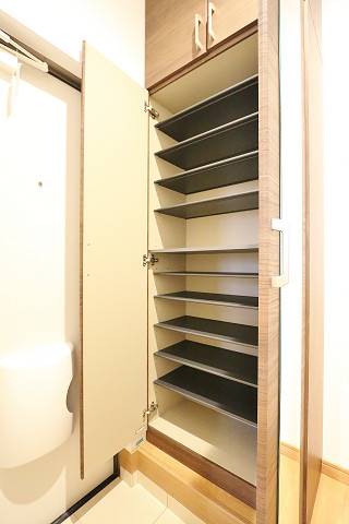 シューズボックスで玄関スッキリ