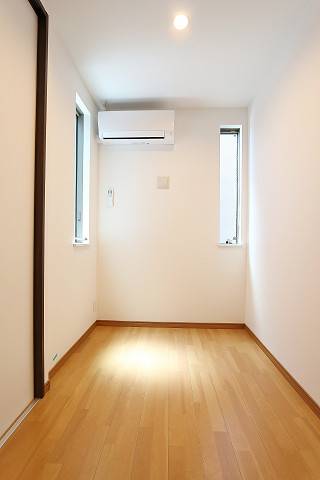 寝室としてちょうどいい大きさの洋室