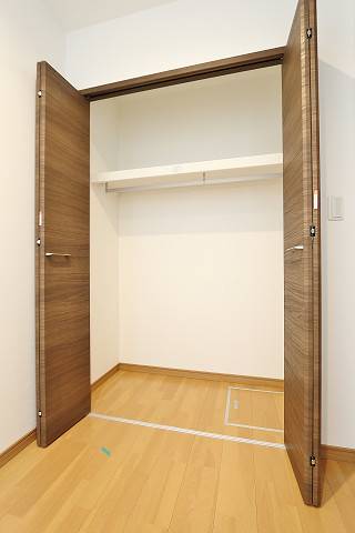 お洋服はこちらに