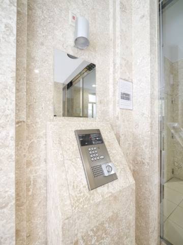 オートロックで安心。