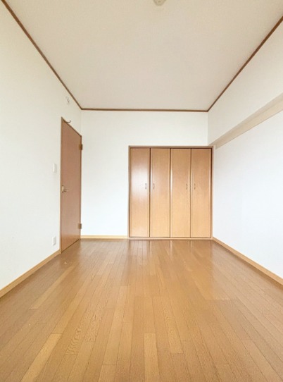 こちらは寝室にいかがでしょうか