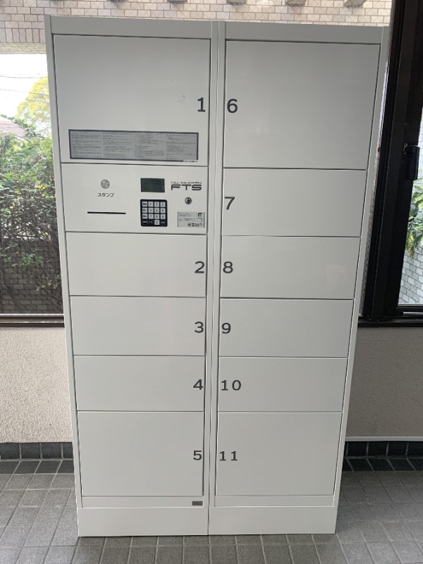 便利な宅配ボックス付きです