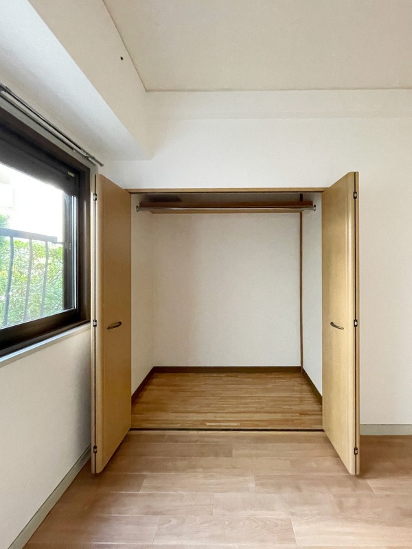 お洋服が多い方でも楽々収納できます