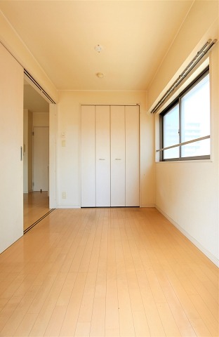 寝室にぴったりの洋室です